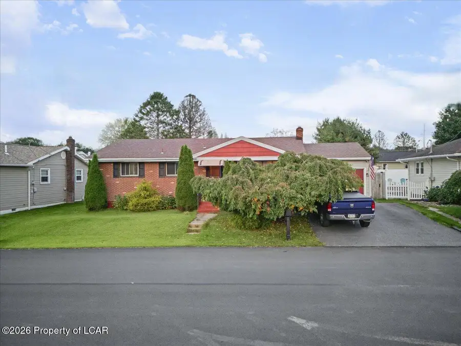 1039 Parkwood Street, Hazle, PA 18202 - #2