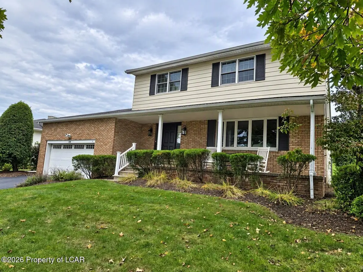 126 Kingswood Drive, Dallas, PA 18612 - #1