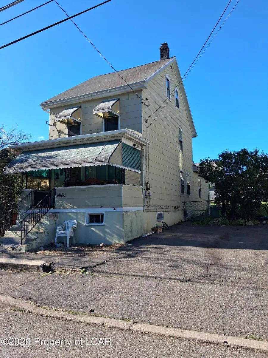 539 Ridge Avenue, West Hazleton, PA 18202 - #2