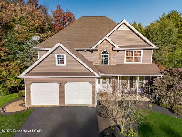 354 Canter Drive, Dallas, PA 18612