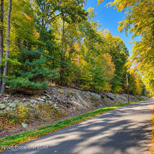10-13 Shannon Drive, Sugarloaf, PA 18249