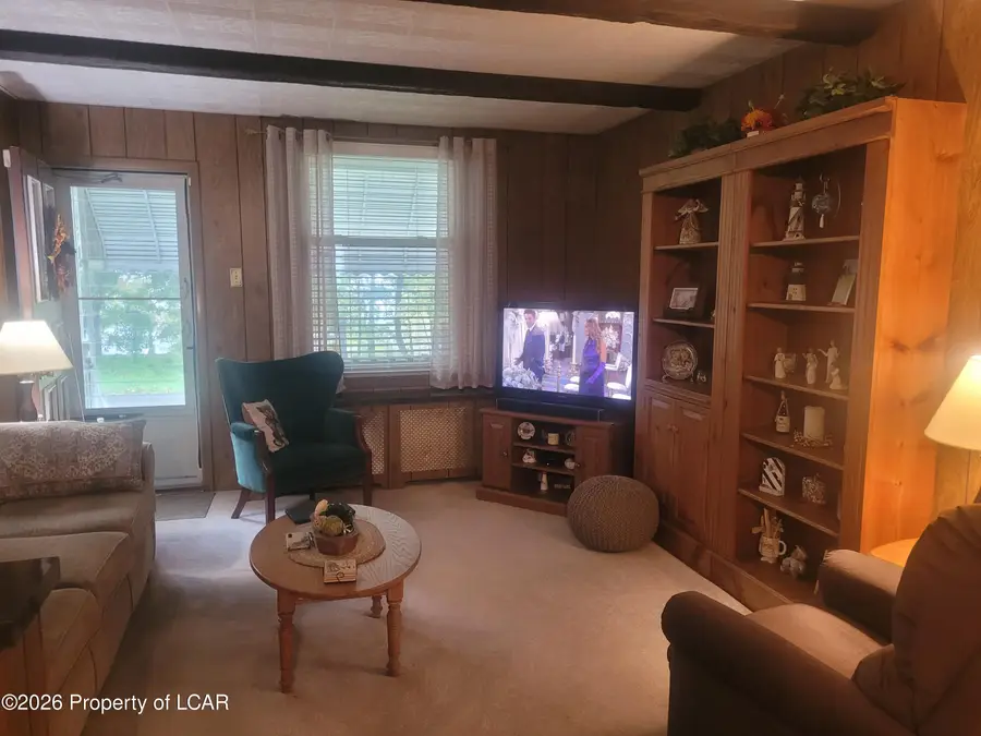203 Tresckow Road, McAdoo, PA 18237 - #2