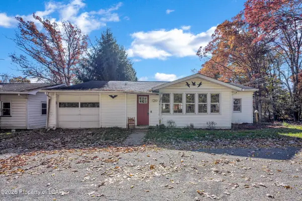 38 Lillian Drive, Mountain Top, PA 18707
