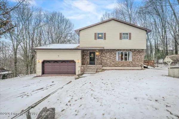 14 Baines Lane, Dallas, PA 18612