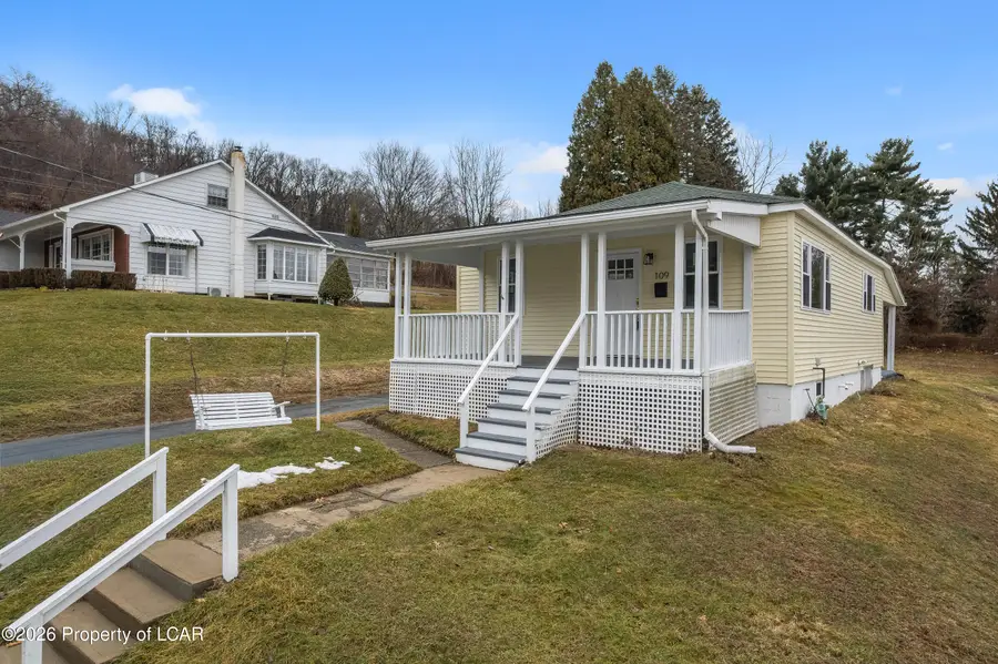 109 W Brady Street, West Wyoming, PA 18644 - #2