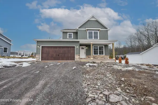 50 Saddle Ridge Drive, Dallas, PA 18612