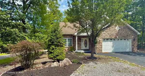 231 Country Club Drive, East Union Township, PA 18202