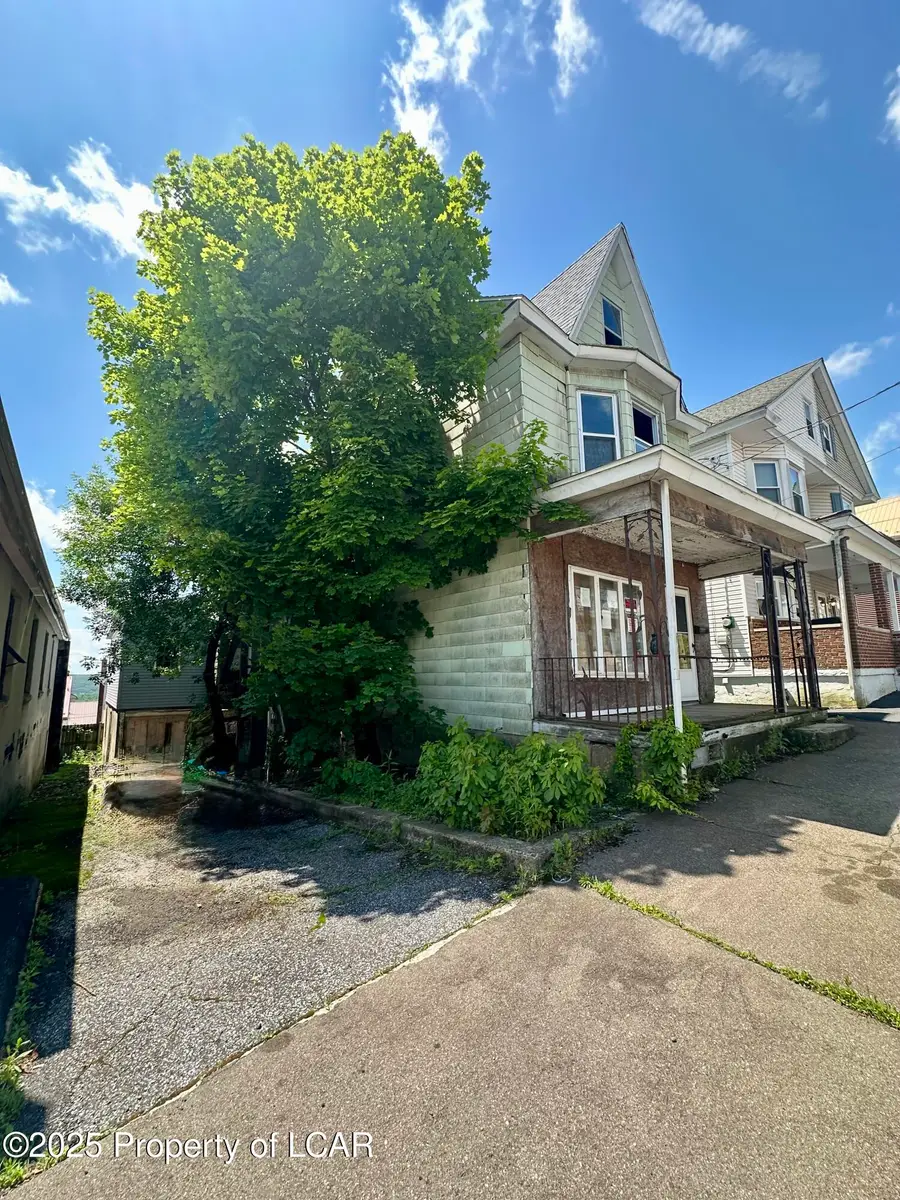 184 Schuylkill Avenue, Shenandoah, PA 17976 - #2