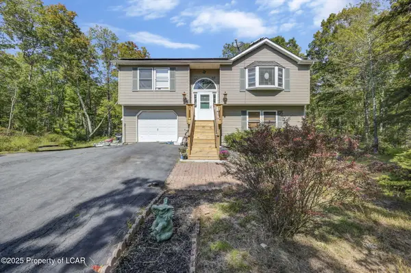 104 Yvette Court, Dingmans Ferry, PA 18328