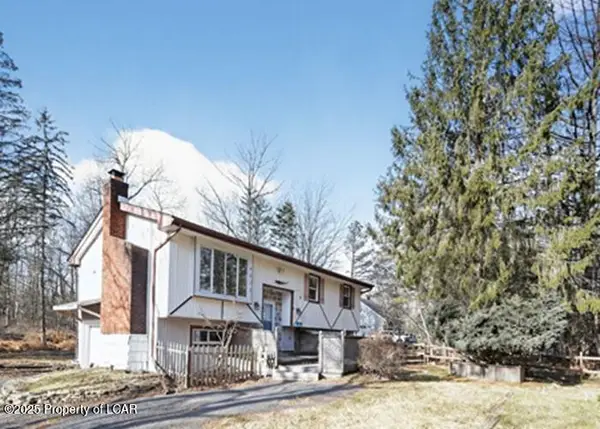 276 Ash Drive, Long Pond, PA 18334