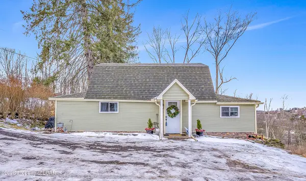 16 Washington Street, Dallas, PA 18612