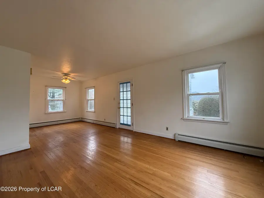 86 Grandview Avenue, Dallas, PA 18612 - #3