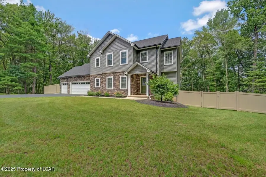 330 Deer Run Drive, Mountain Top, PA 18707 - #2