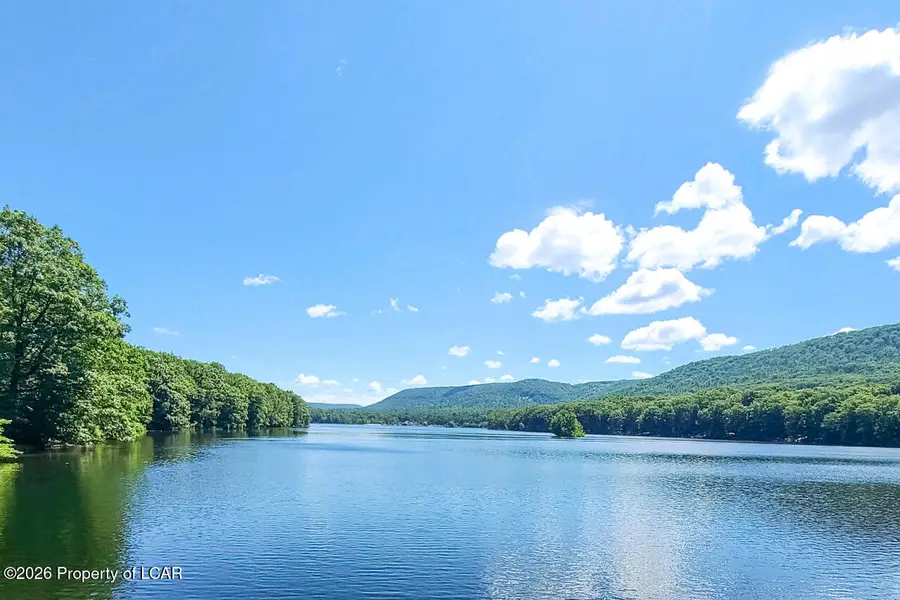 203 Lake Spring Circle, Drums, PA 18222 - Image #3