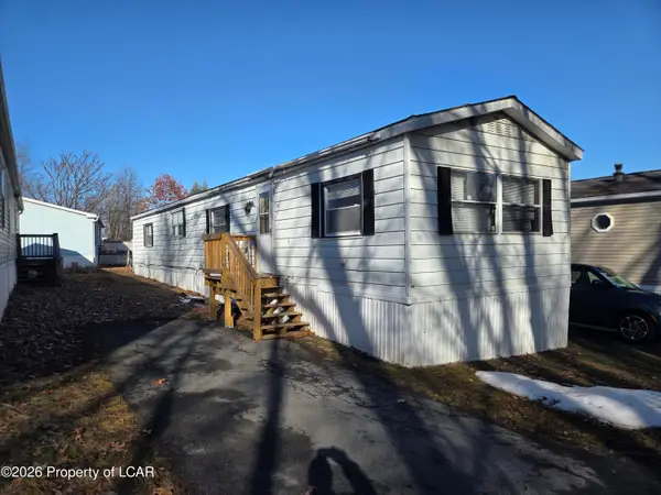 21 Quiet Cove, Pittston, PA 18640