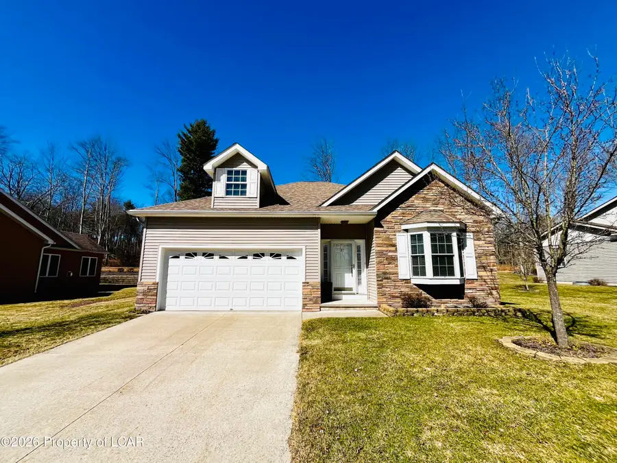 37 Greenbriar Drive, Dallas, PA 18612 - #3