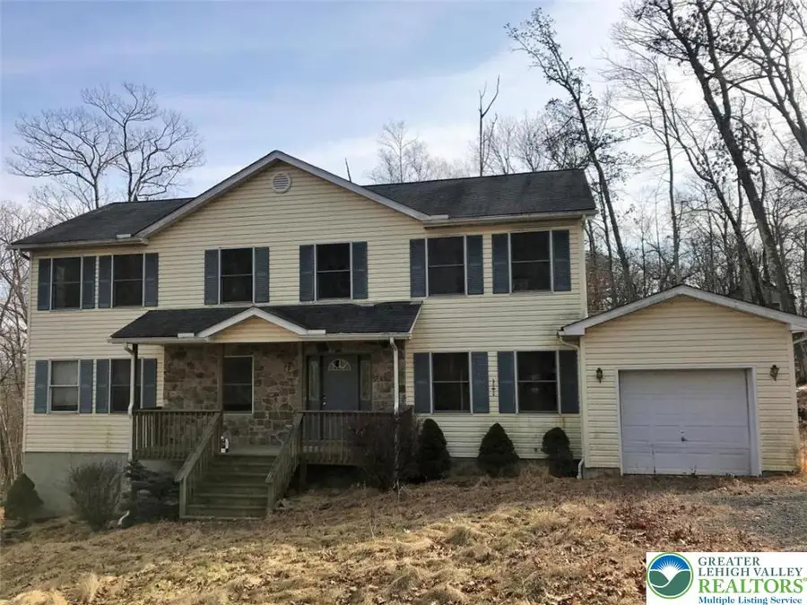 217 St Andrews Drive, Saw Creek, PA 18324 - Image #2