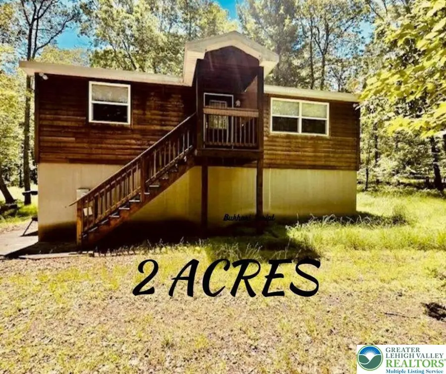 274 Hillary Drive W, Hickory Hills, PA 18224 - Image #2