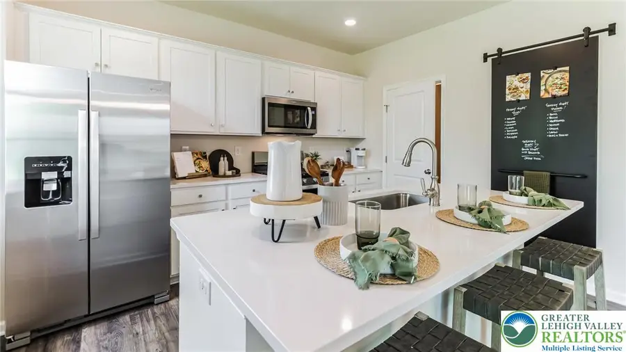 2041 Gregory Drive, Dorneyville, PA 18103 - Image #3