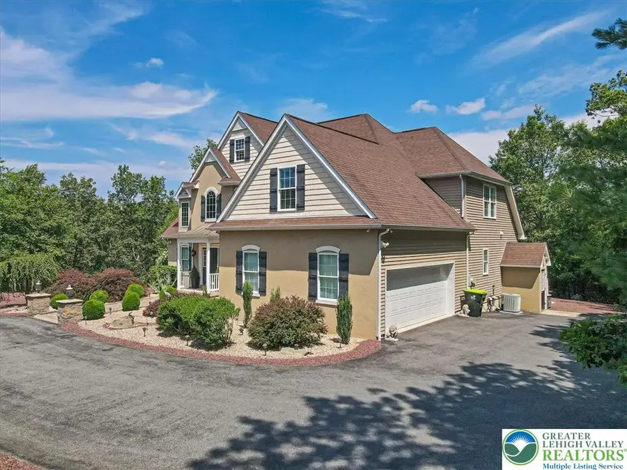 389 SW Joanne Court, Bartonsville, PA 18321 - Image #3