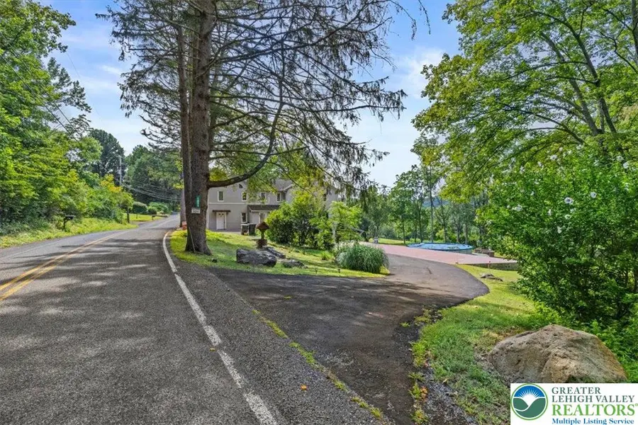 1553 Middle Road, Stroud, PA 18360 - Image #2