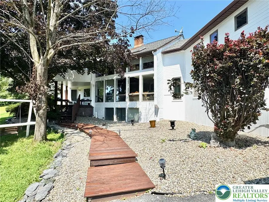 5061 Wendi Drive W, Upper Milford, PA 18092 - Image #3