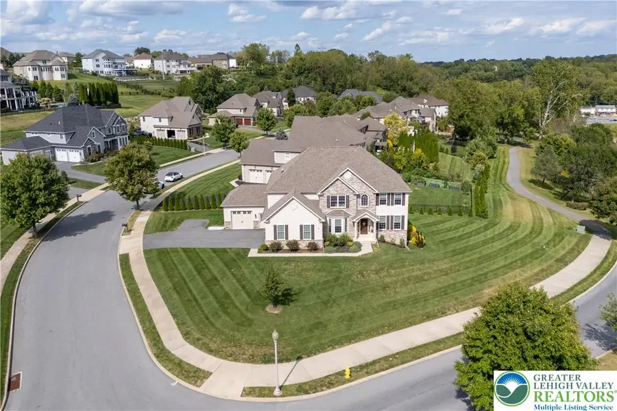 2 Creek View Court, Palmer Township, PA 18045 - Image #2
