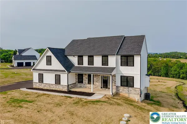 883 Emerald Valley Lane, Washington Twp, PA 18013