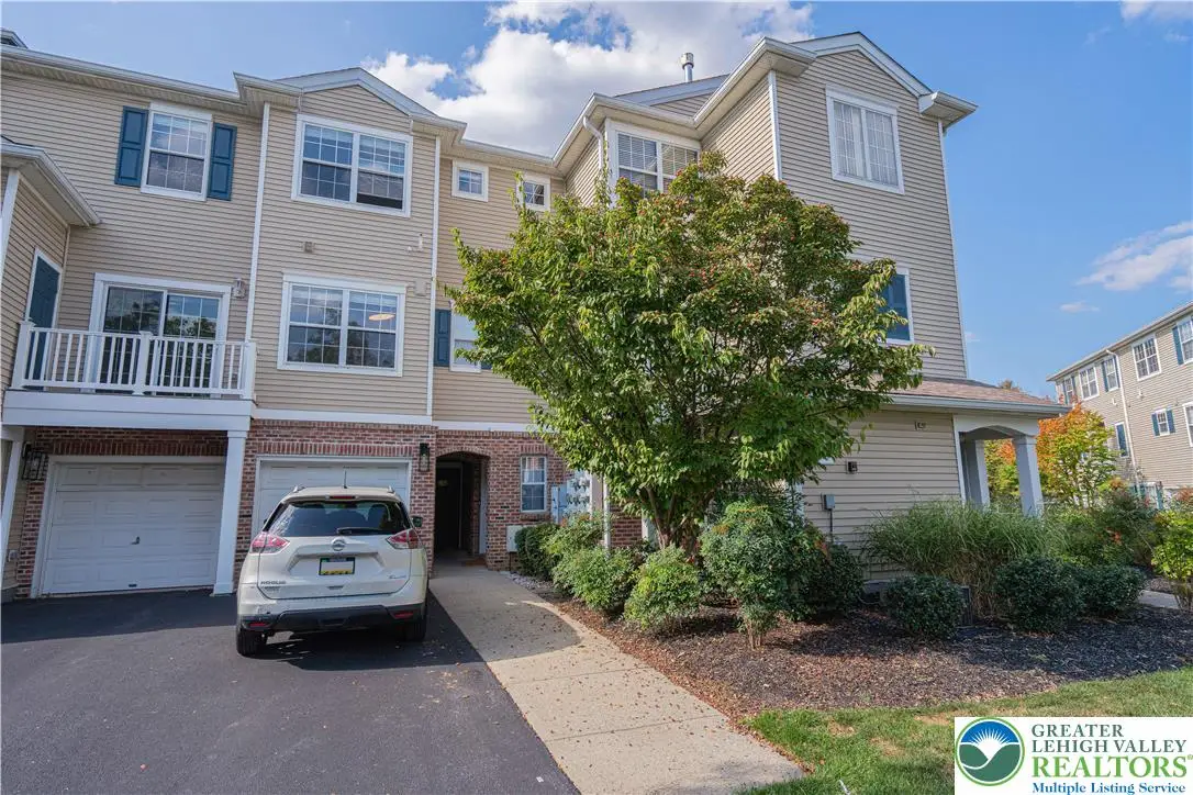 946 Nittany Court, South Whitehall Township, PA 18104 - Image #1