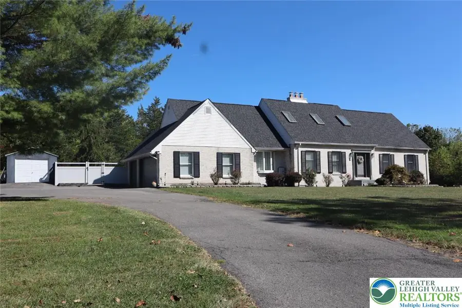 108 E Douglasville Road, Bushkill, PA 18064 - Image #2