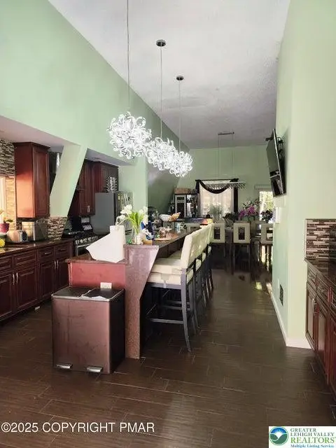 185 Quiet Valley Road, Hamilton Township, PA 18360 - Image #2