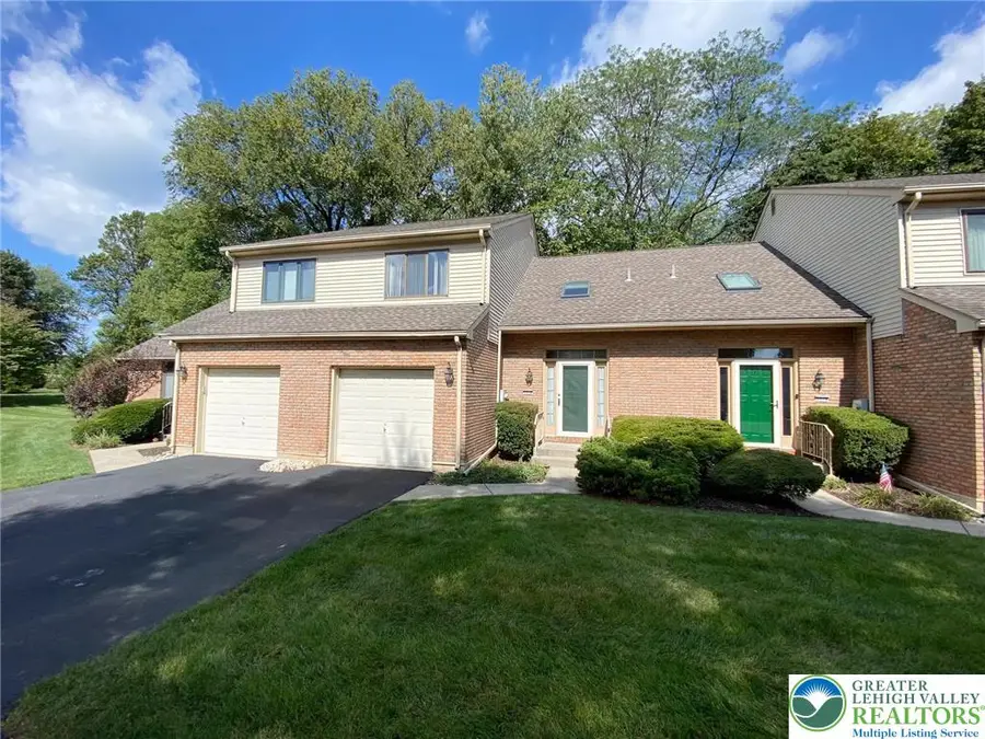 3218 Oakland Square Drive, Bethlehem Township, PA 18020 - Image #3