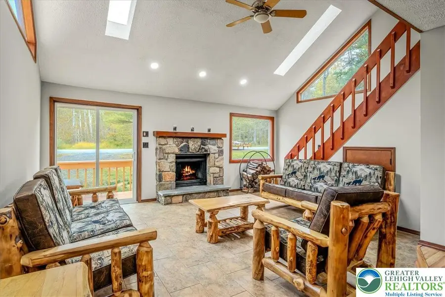 234 Viceroy Circle, Coolbaugh Township, PA 18466 - Image #2