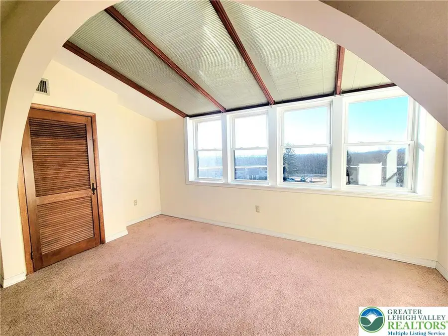 306 Foxfire Drive, Mount Pocono, PA 18344 - Image #3