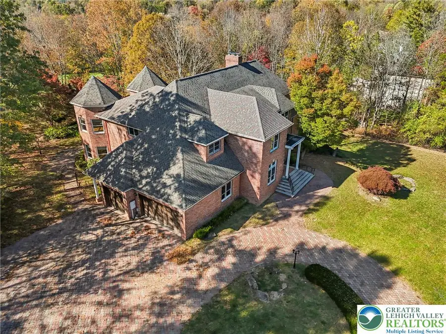 441 Hidden Lake Drive, Middle Smithfield Township, PA 18302 - Image #3