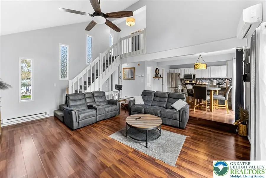 1379 Winding Way, Coolbaugh Township, PA 18466 - Image #2