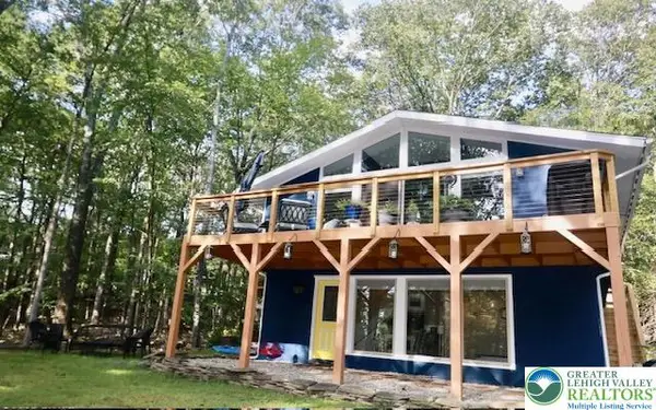 107 Villiage Lane, Hawley, PA 18428