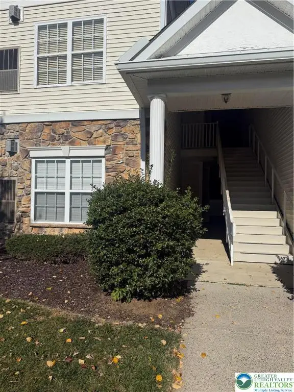 303 Waterford Terrace, Williams Township, PA 18042 - Image #1