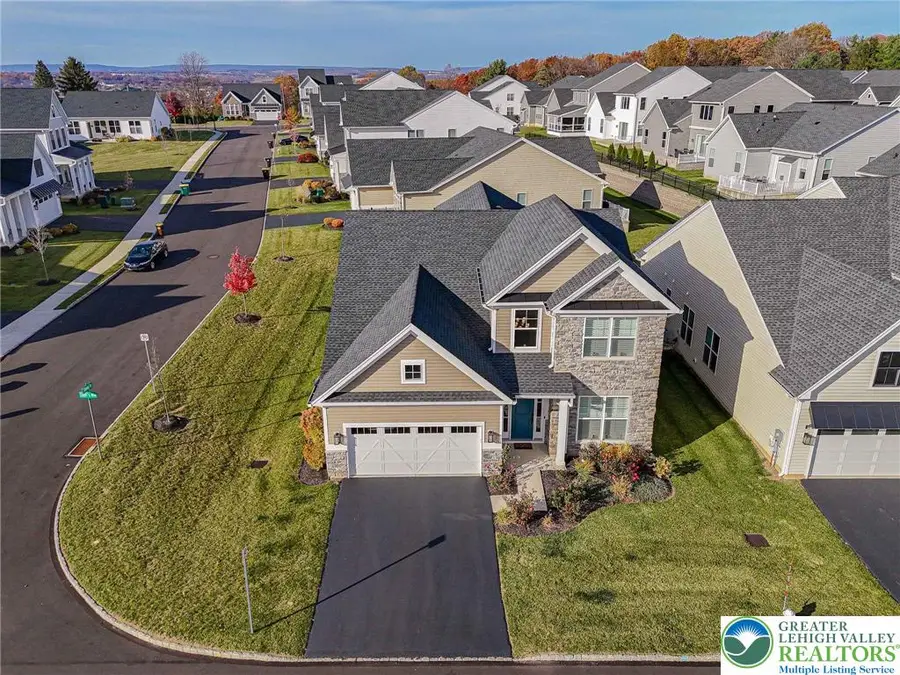 4027 Shefs Way, North Whitehall Township, PA 18104 - Image #2