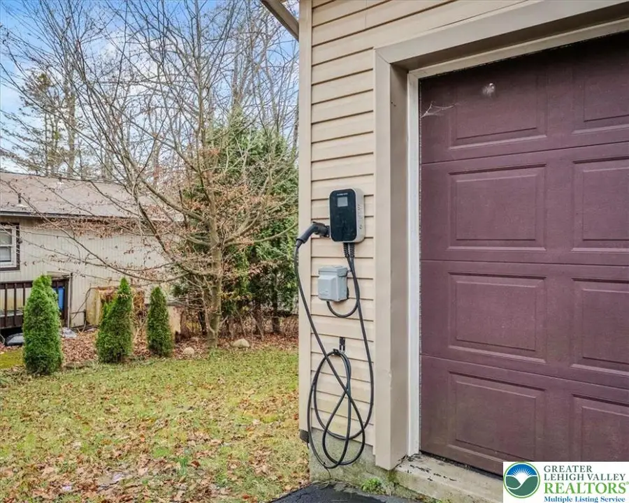 2127 Warwick Circle, Coolbaugh Township, PA 18466 - Image #2