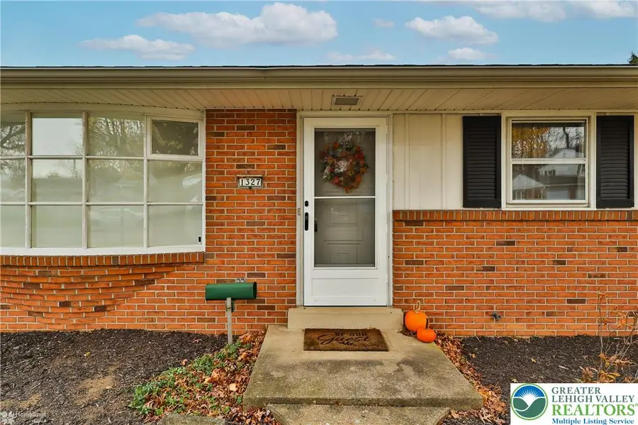 1327 Cobbler Lane, Upper Macungie, PA 18104 - Image #3