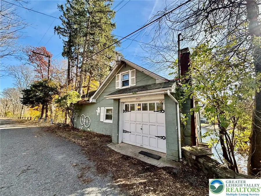 5449 De Pues Road, Lower Mount Bethel, PA 18013 - Image #3