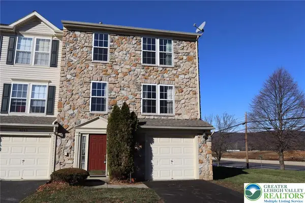 4039 Tournament Court, Upper Saucon Twp, PA 18034