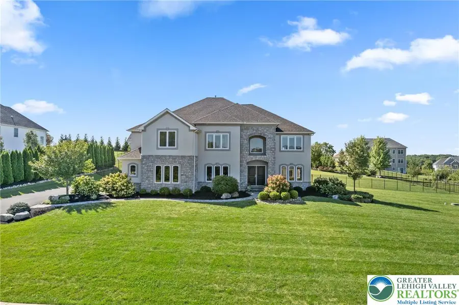 4350 Saratoga Drive, Lower Nazareth Township, PA 18020 - Image #2