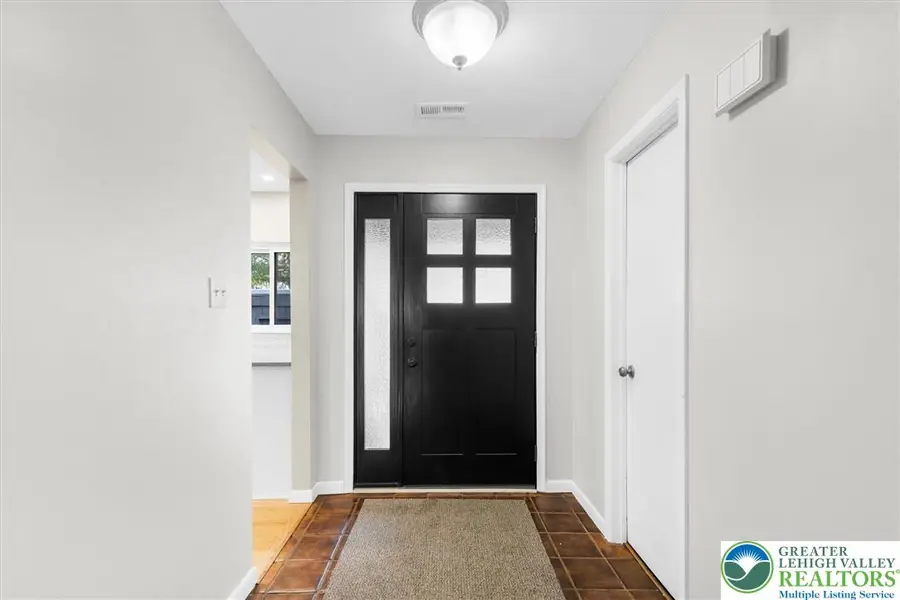 1806 Bent Pine Hill, Fogelsville, PA 18051 - Image #3