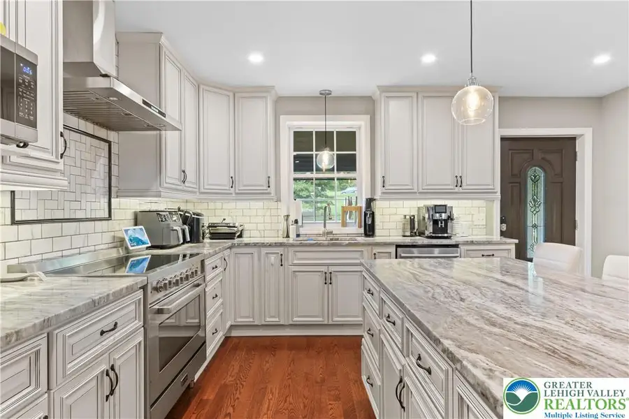 521 Greenview Drive, Sciota, PA 18353 - Image #3