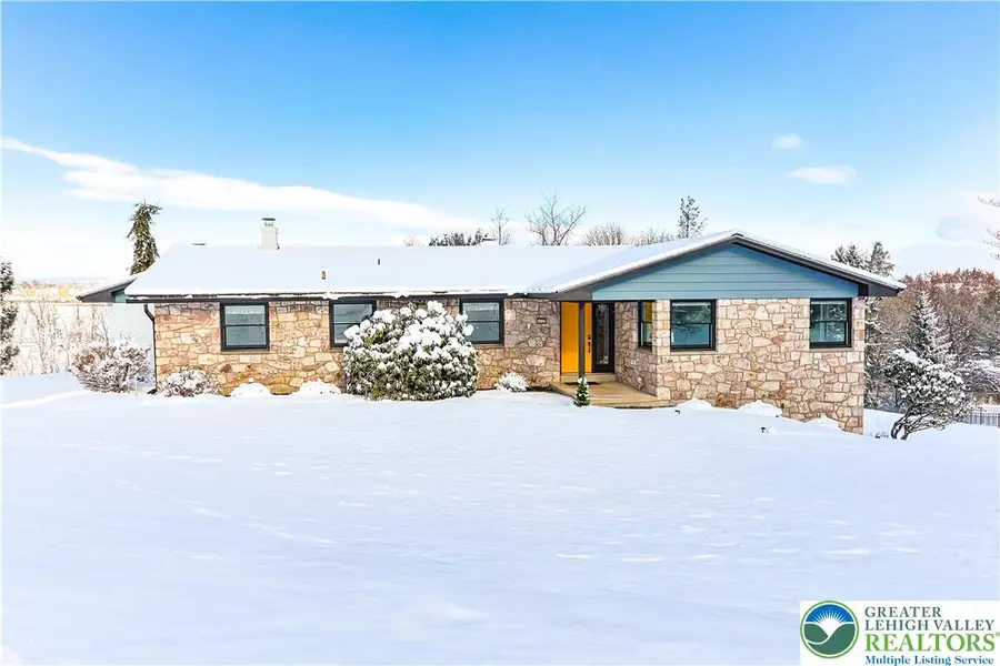 3429 Mountainview Circle, Bethlehem, PA 18017 - Image #2