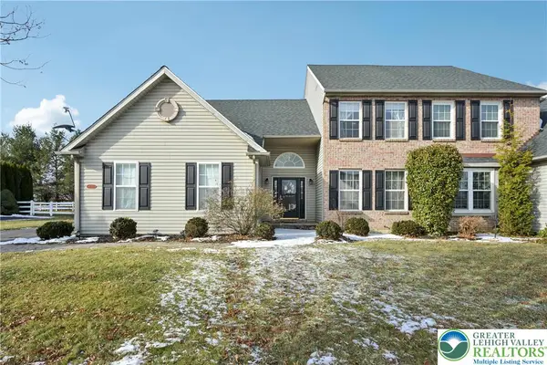 6059 Timberknoll Dr, Lower Macungie Twp, PA 18062