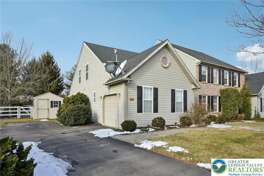 6059 Timberknoll Dr, Lower Macungie Township, PA 18062 - Image #2