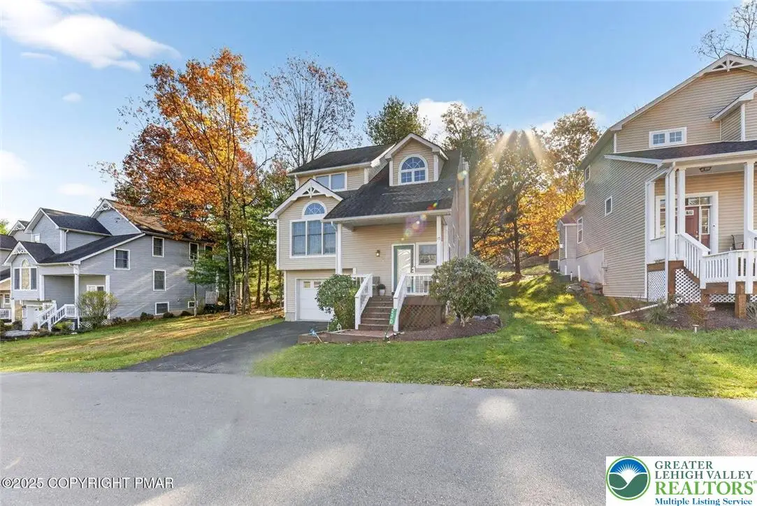 230 Hawthorne Village Court, Middle Smithfield Township, PA 18302 - Image #1